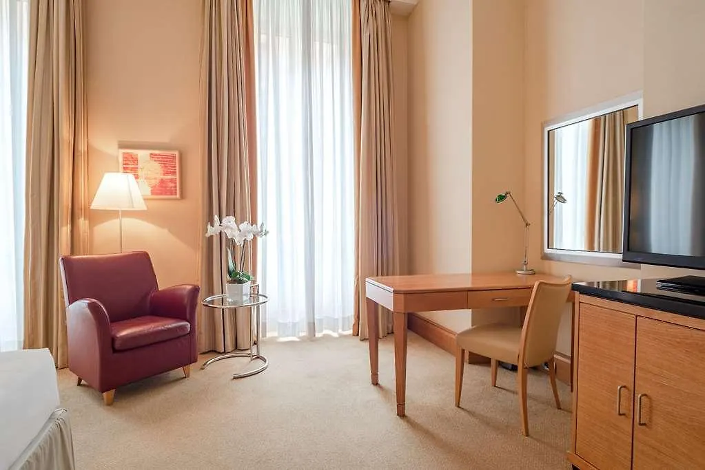 **** Hotel Room Mate Collection Mia, Rome Colosseum Italy