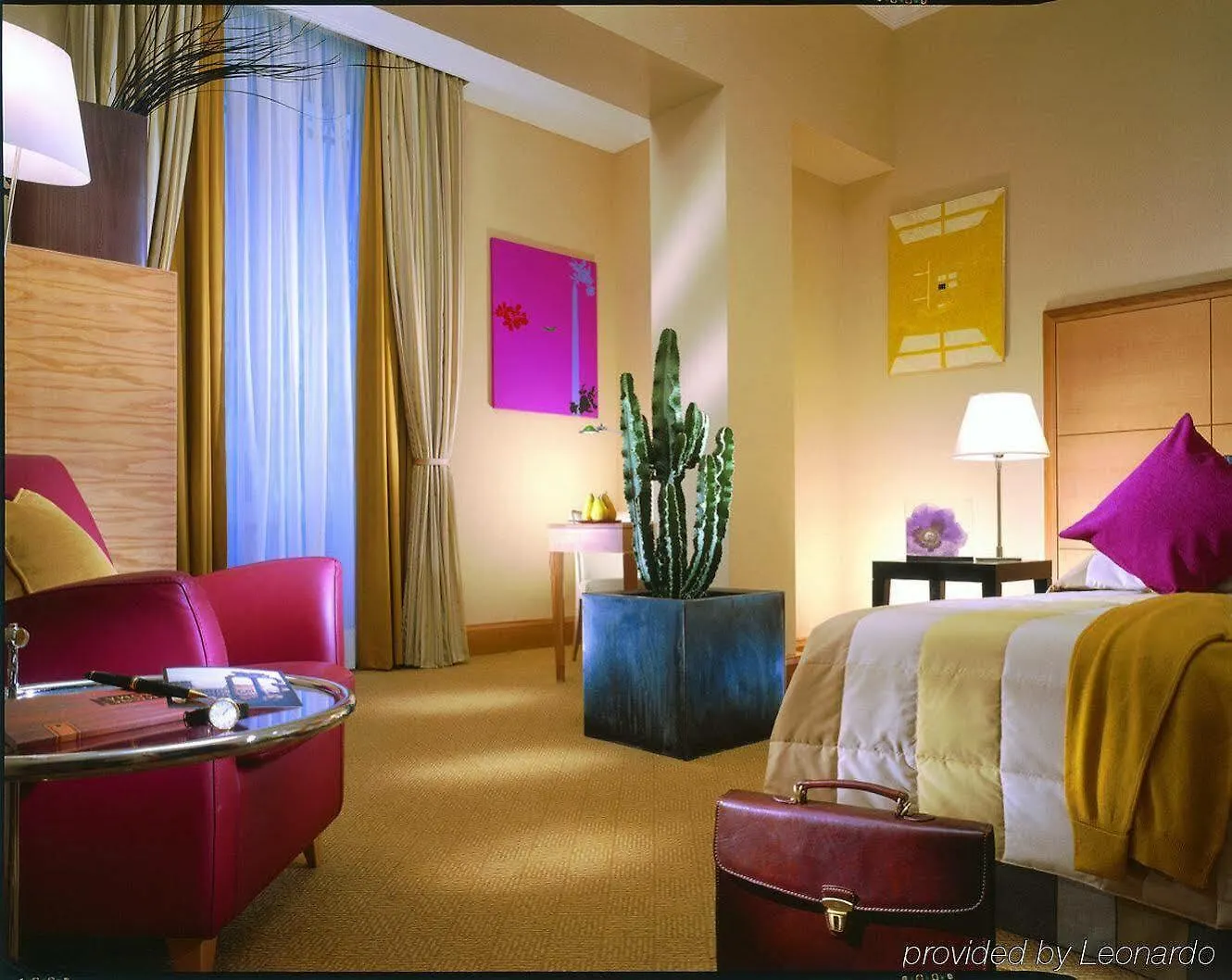 Room Mate Collection Mia, Rome Colosseum
