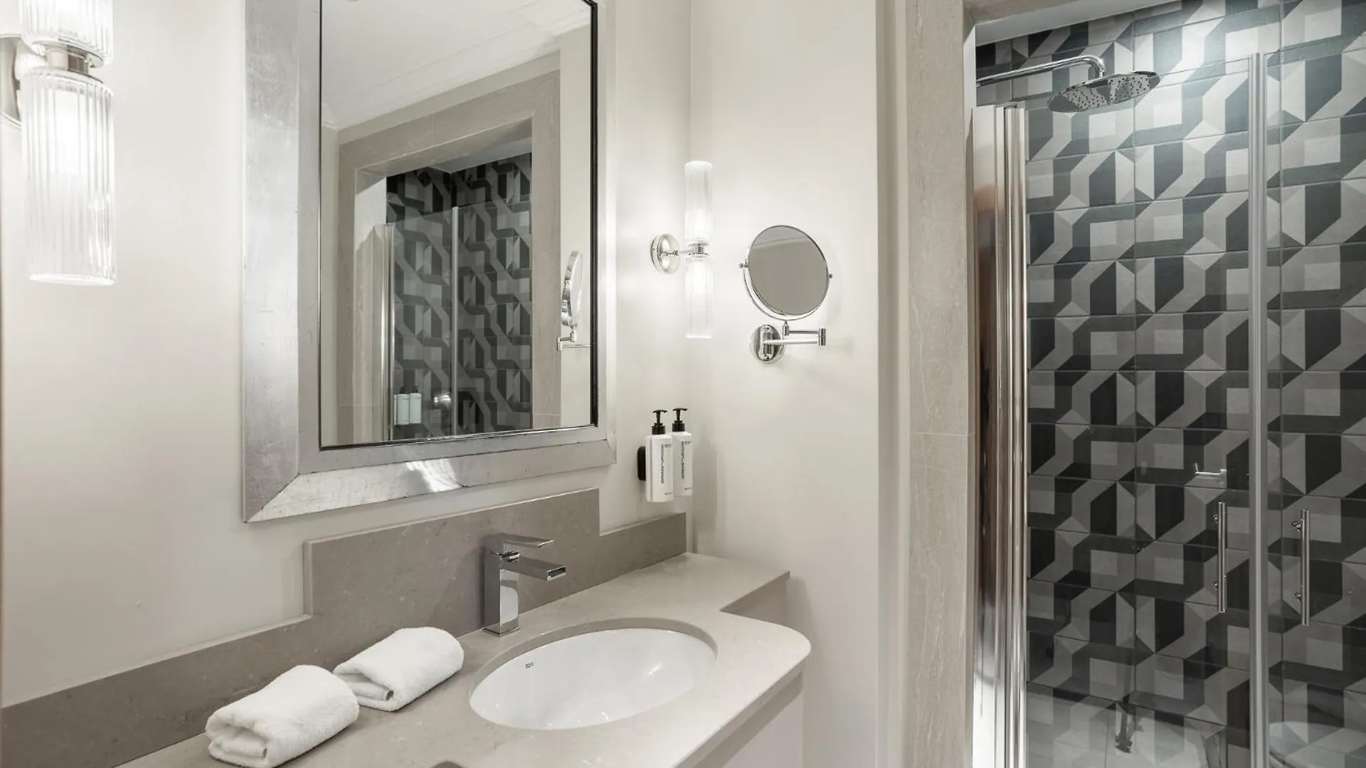 Hotel Room Mate Collection Mia, Rome Colosseum