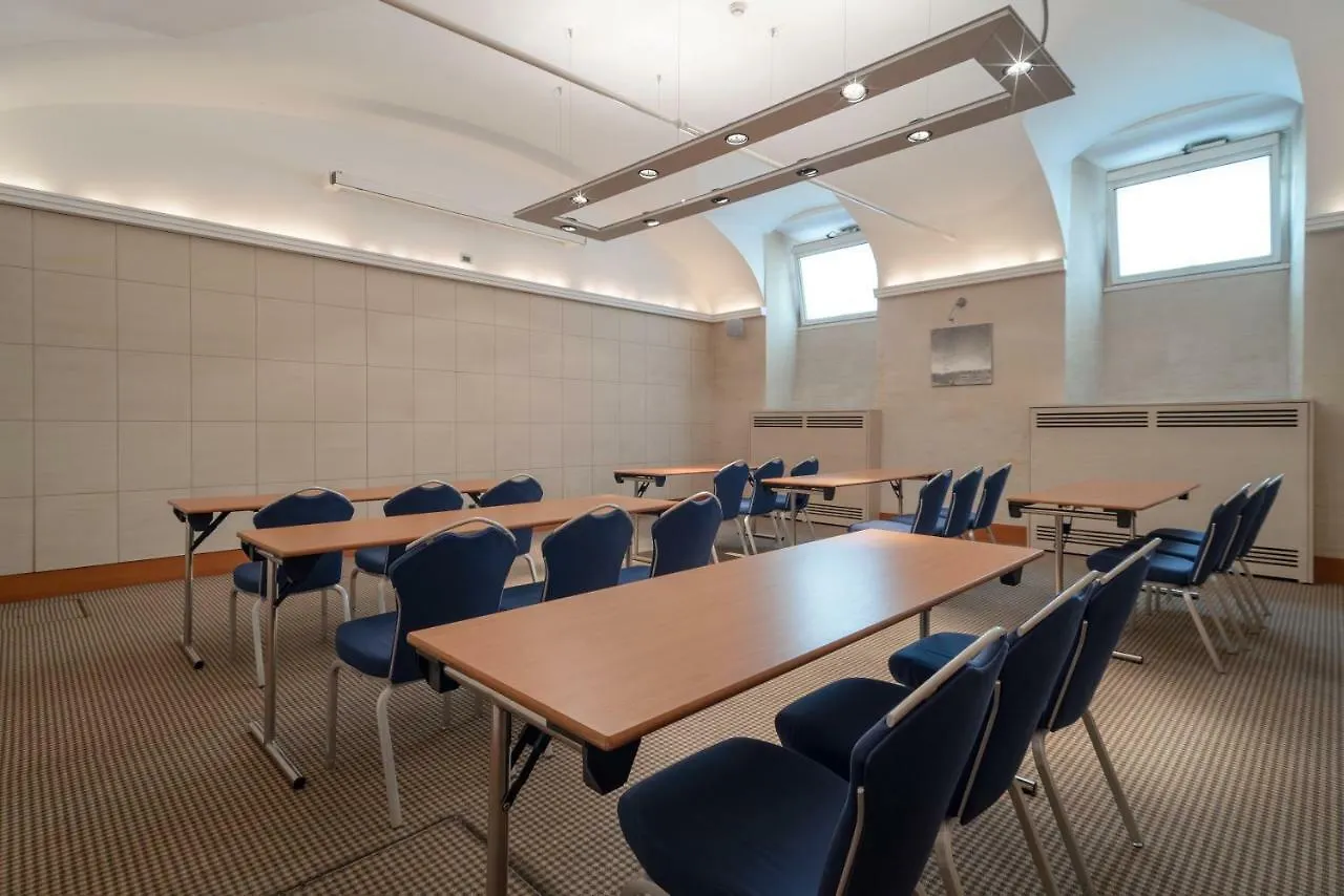 **** Отель Room Mate Collection Mia, Rome Colosseum Италия